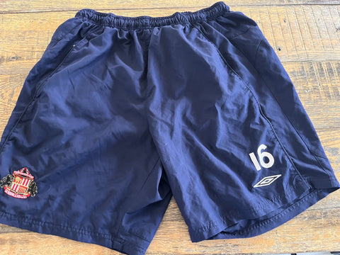player issue Umbro Training shorts