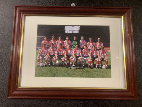 Framed 1996-97 Sunderland squad Signed