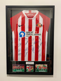 Framed Sunderland Papa Johns Final Team Signed Shirt