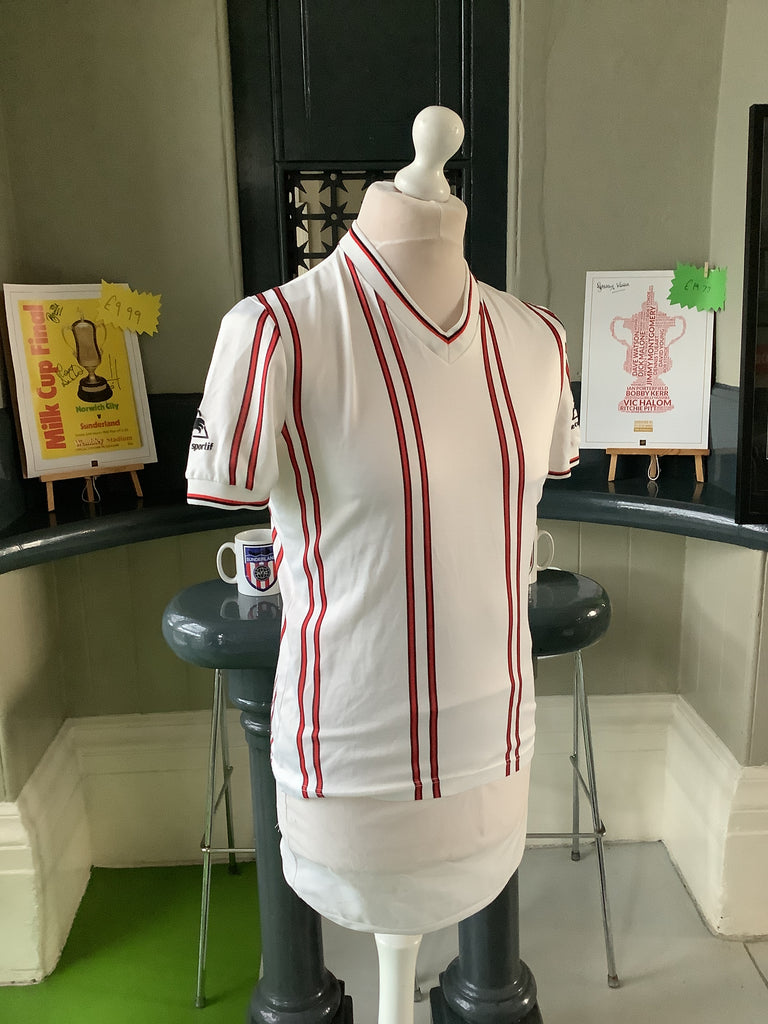 Memorabilia Football le coq sportif Shirts for sale | UK Memorabilia Football le coq sportif Shirts for sale | UK