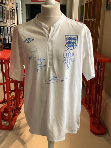 Signed 2011 Home England training Shirt