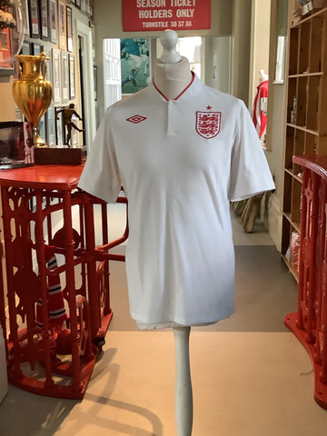 England Home White Shirt Size 42 short Sleeve 2012